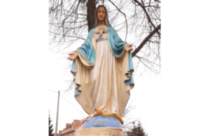 figura przydrożna Niepokalanego Serca Matki Bojżej, w Owińskach przy zbiegu ulic: Kolejowej i Poznańskie